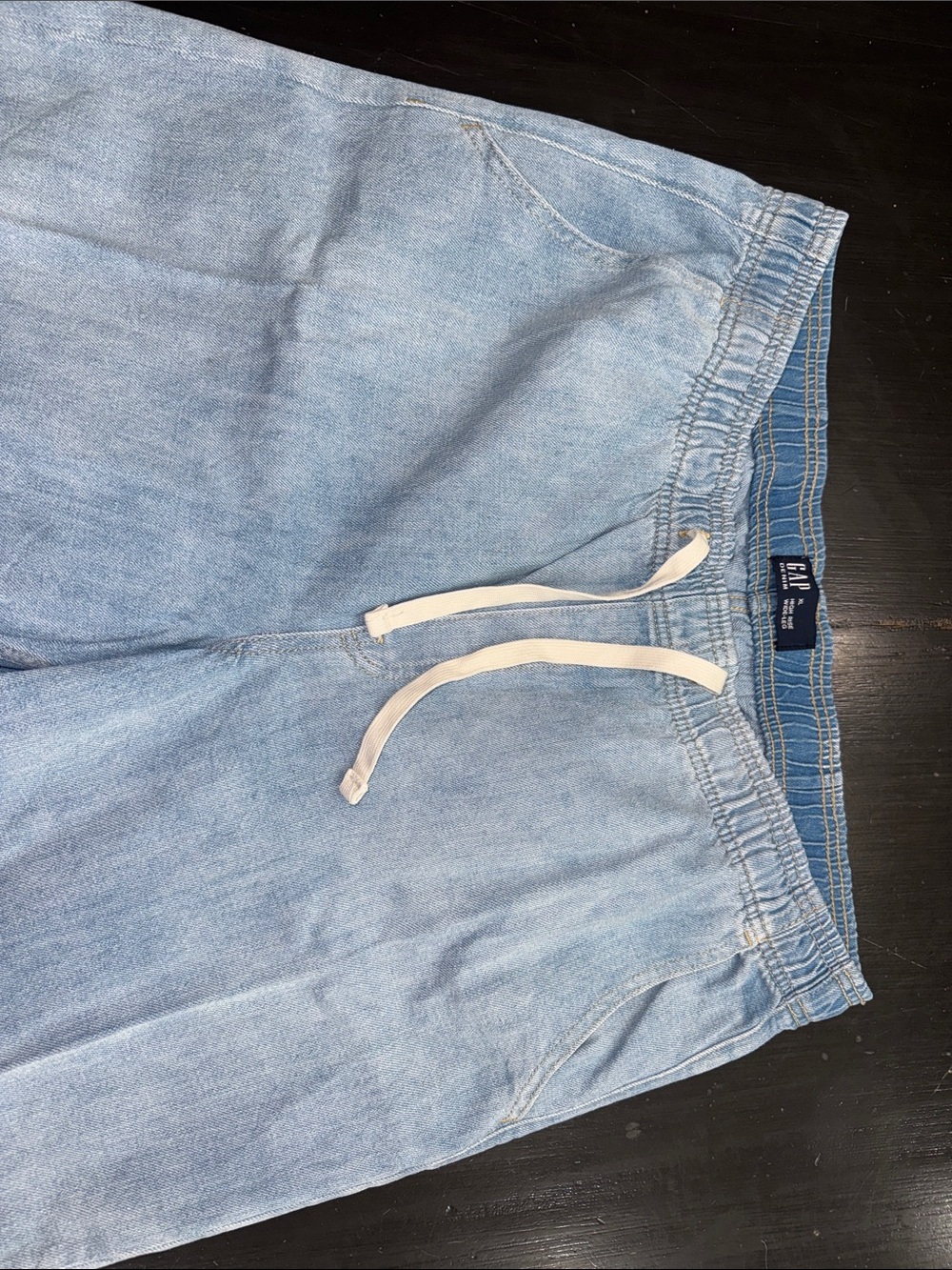 GAP pull on high rise wide leg light wash jeans. size XL. like new condition. - Picture 2 of 12